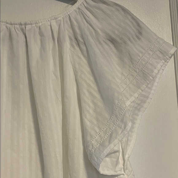 Universal Thread White V-Neck Blouse - Picture 8 of 8